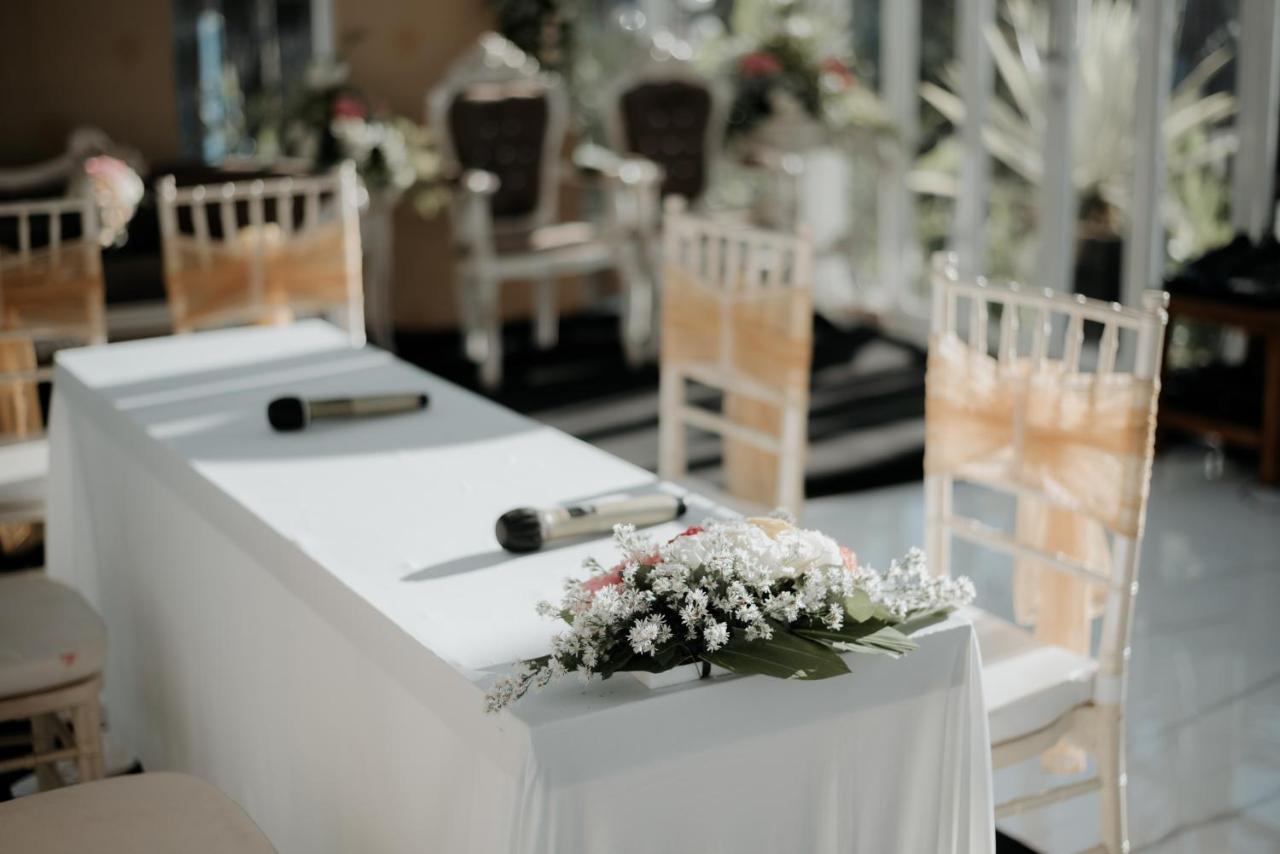 Royal Hotel And Villa Batu Batu  Ngoại thất bức ảnh