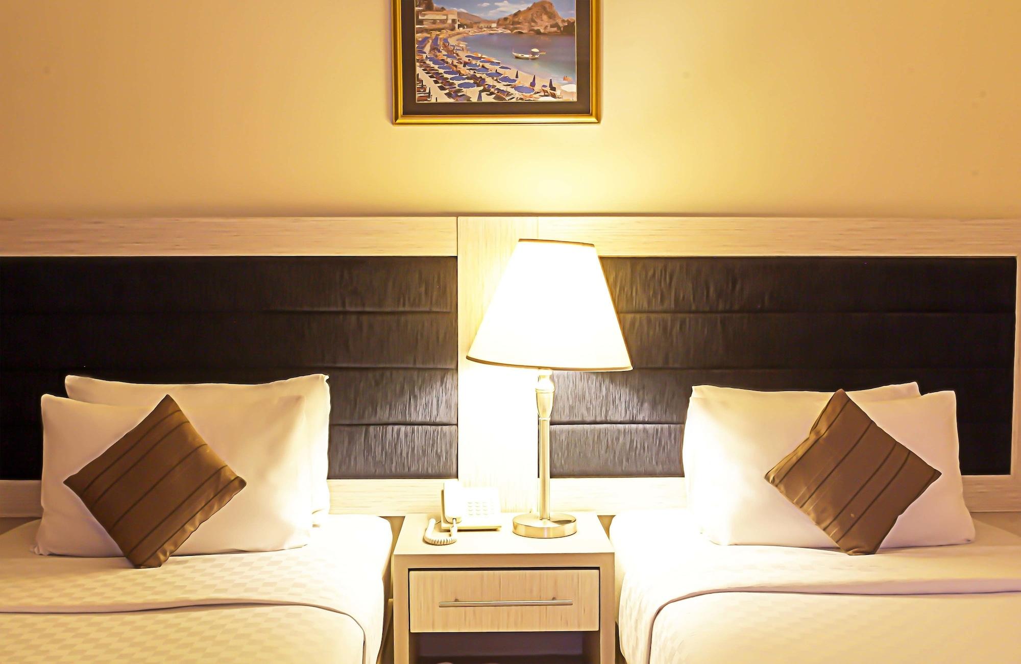 Royal Hotel And Villa Batu Batu  Ngoại thất bức ảnh