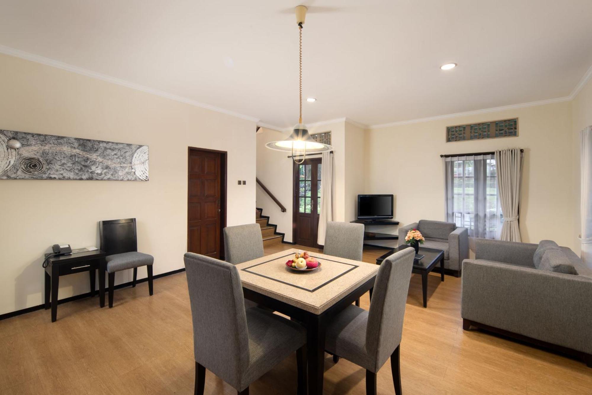 Royal Hotel And Villa Batu Batu  Ngoại thất bức ảnh