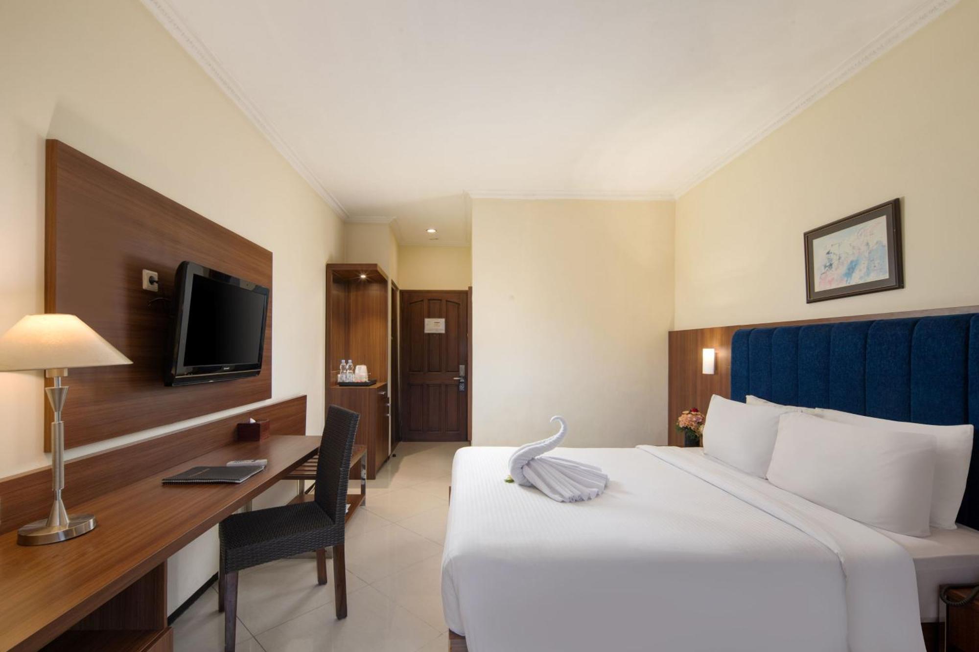 Royal Hotel And Villa Batu Batu  Ngoại thất bức ảnh
