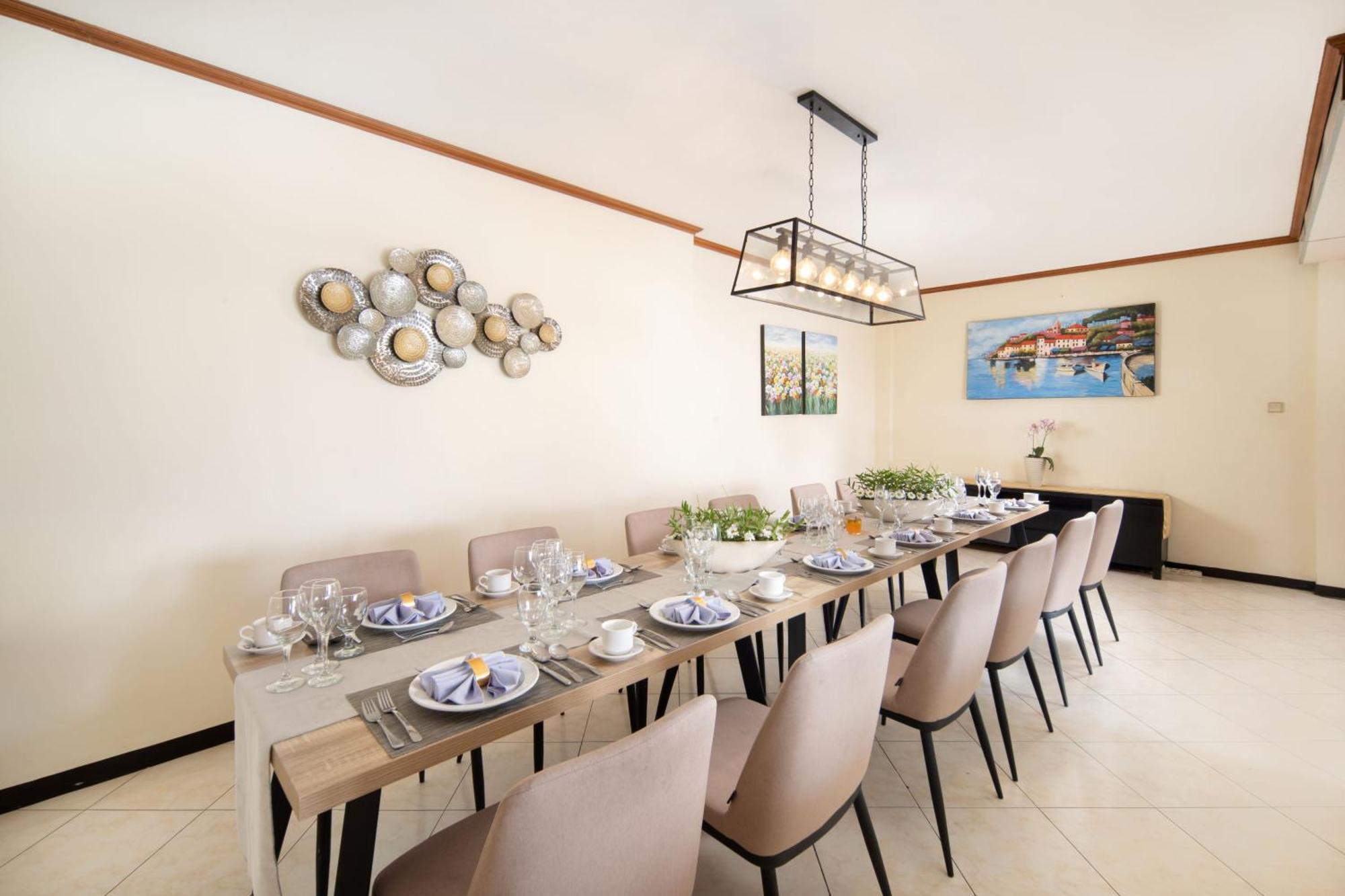 Royal Hotel And Villa Batu Batu  Ngoại thất bức ảnh