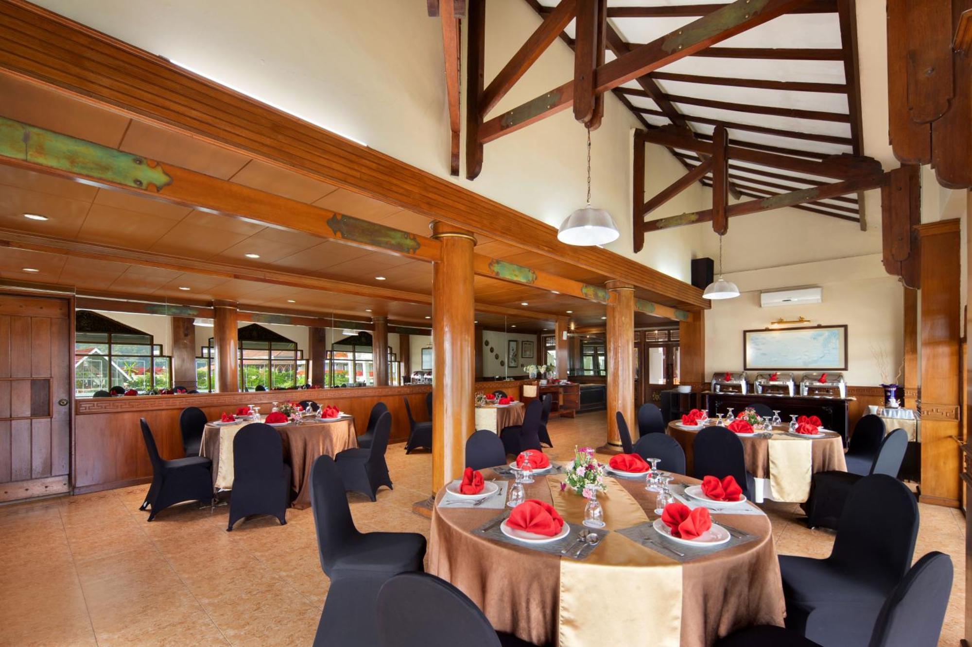 Royal Hotel And Villa Batu Batu  Ngoại thất bức ảnh