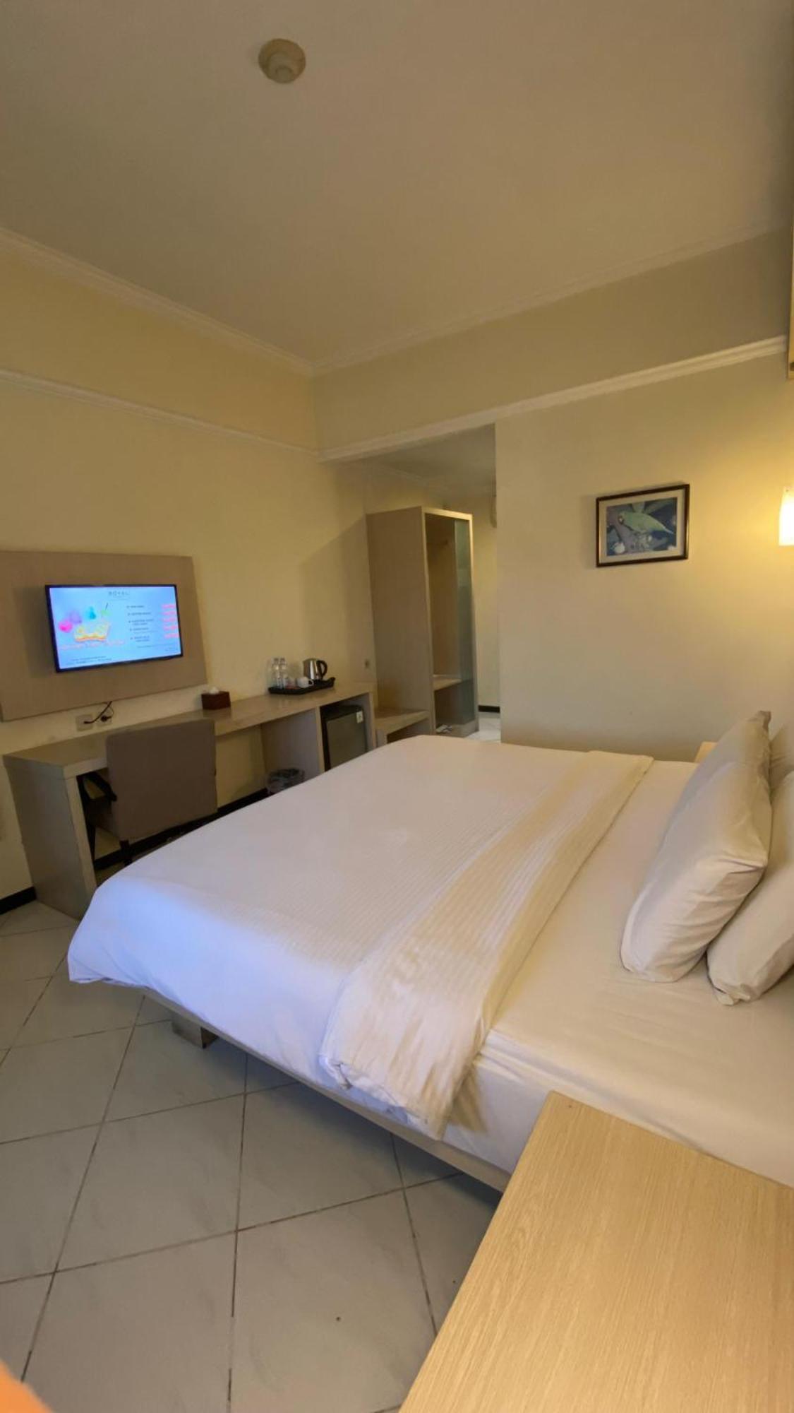 Royal Hotel And Villa Batu Batu  Ngoại thất bức ảnh