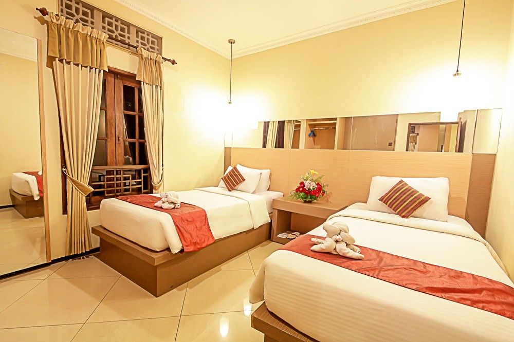 Royal Hotel And Villa Batu Batu  Ngoại thất bức ảnh