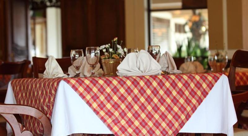 Royal Hotel And Villa Batu Batu  Ngoại thất bức ảnh